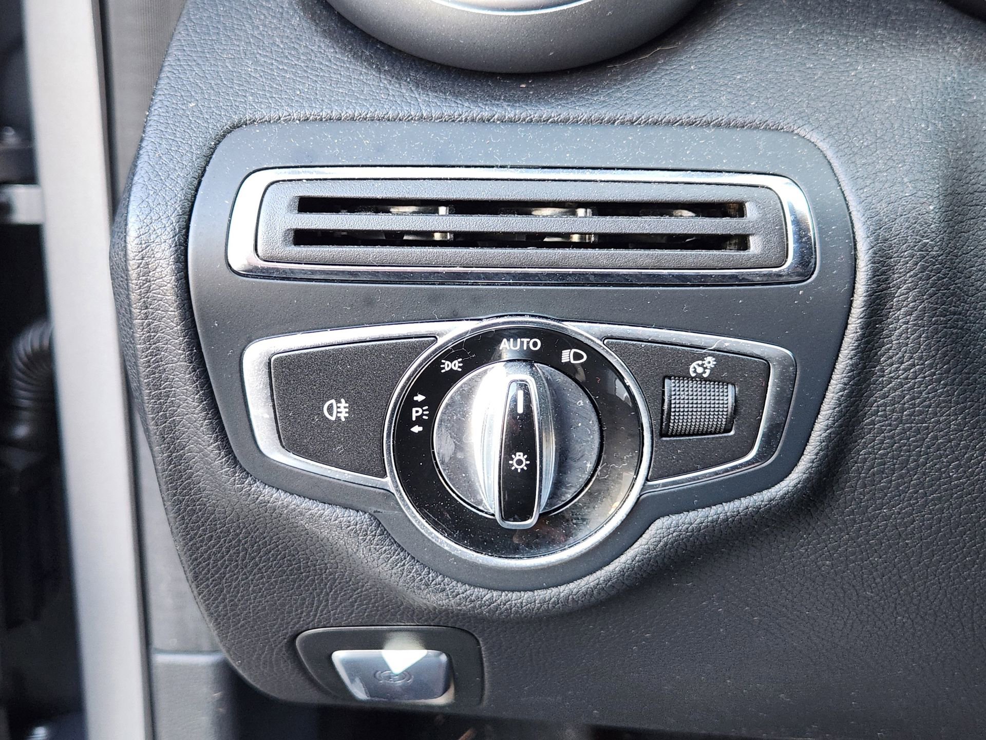 Used 2015 Mercedes-Benz C 300 C 300 image 22