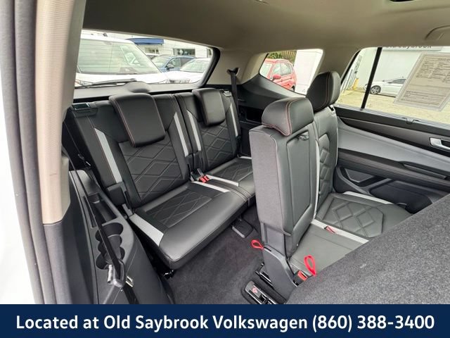 Certified 2025 Volkswagen Atlas Peak Edition SE AWD/4WD image 26