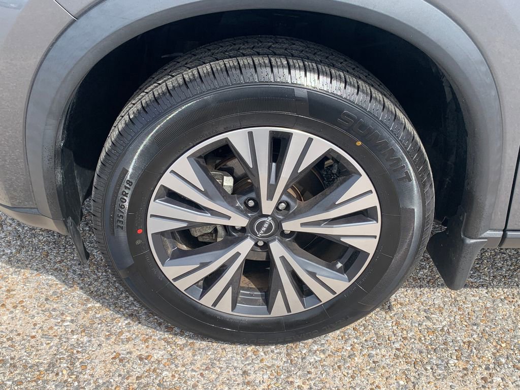 Used 2023 Nissan Rogue SV image 9
