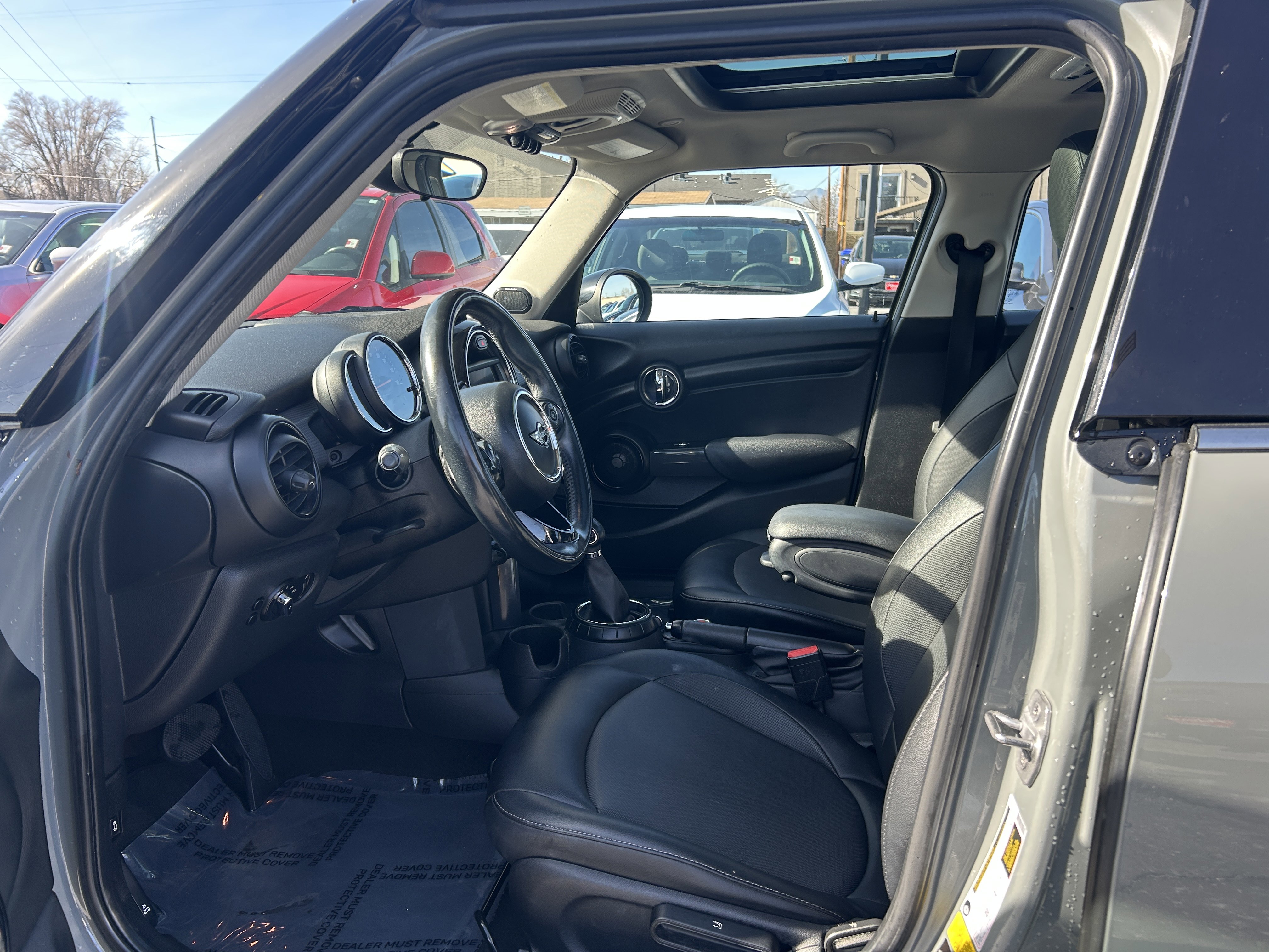 Used 2016 MINI Cooper 4-Door Hardtop image 14