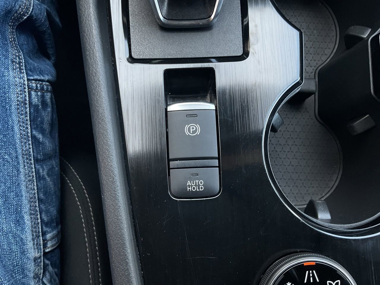 Used 2025 Nissan Rogue SV AWD/4WD image 24
