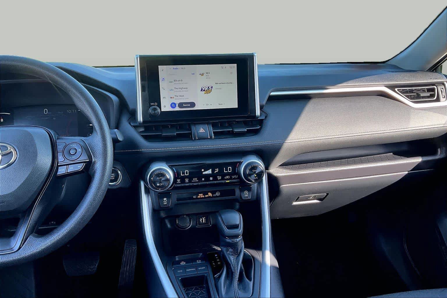 Used 2025 Toyota RAV4 XLE FWD image 7