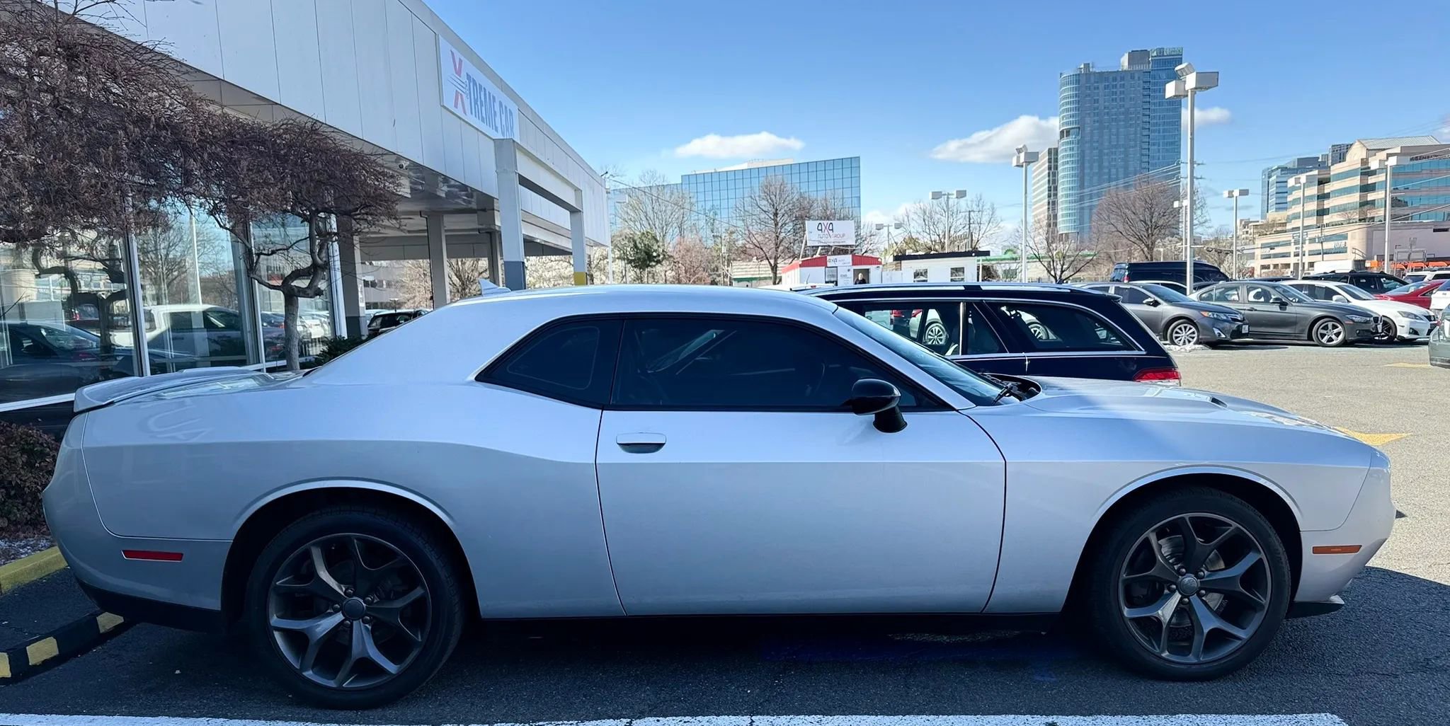 Used 2019 Dodge Challenger SXT w/ Plus Package image 8