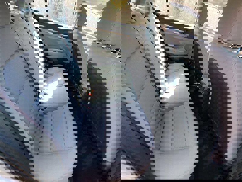 Used 2017 Hyundai Elantra SE image 18