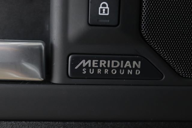 Used 2025 Land Rover Defender 110 X-Dynamic SE image 24