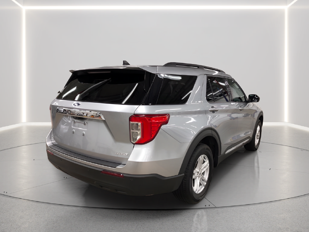Used 2024 Ford Explorer XLT AWD/4WD image 30