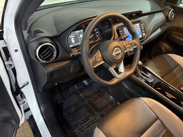 Used 2023 Nissan Kicks SR w/ SR Premium Package FWD image 27