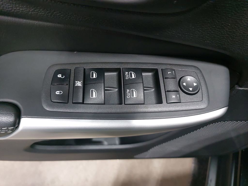 Used 2022 Jeep Cherokee Latitude image 27