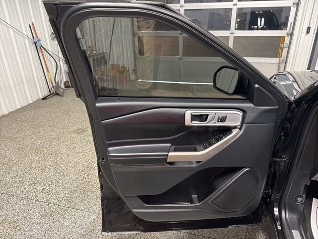 Used 2023 Ford Explorer Limited w/ Equipment Group 301A image 7