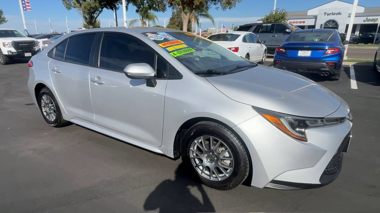 Used 2022 Toyota Corolla LE FWD image 1