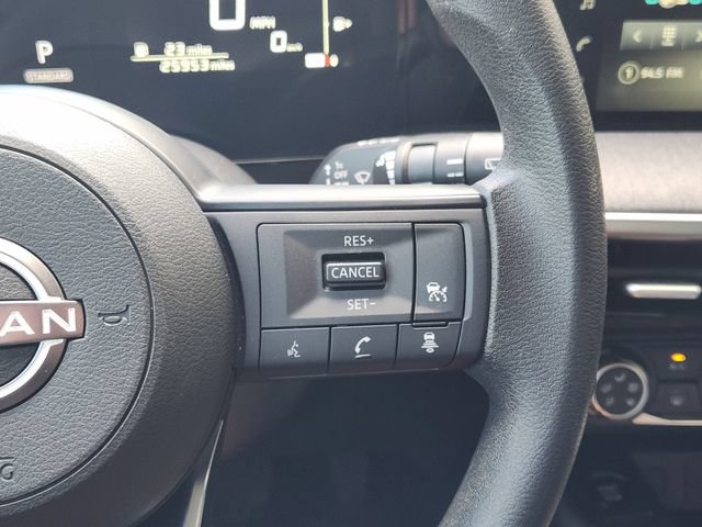 Used 2025 Nissan Kicks SV AWD/4WD image 29