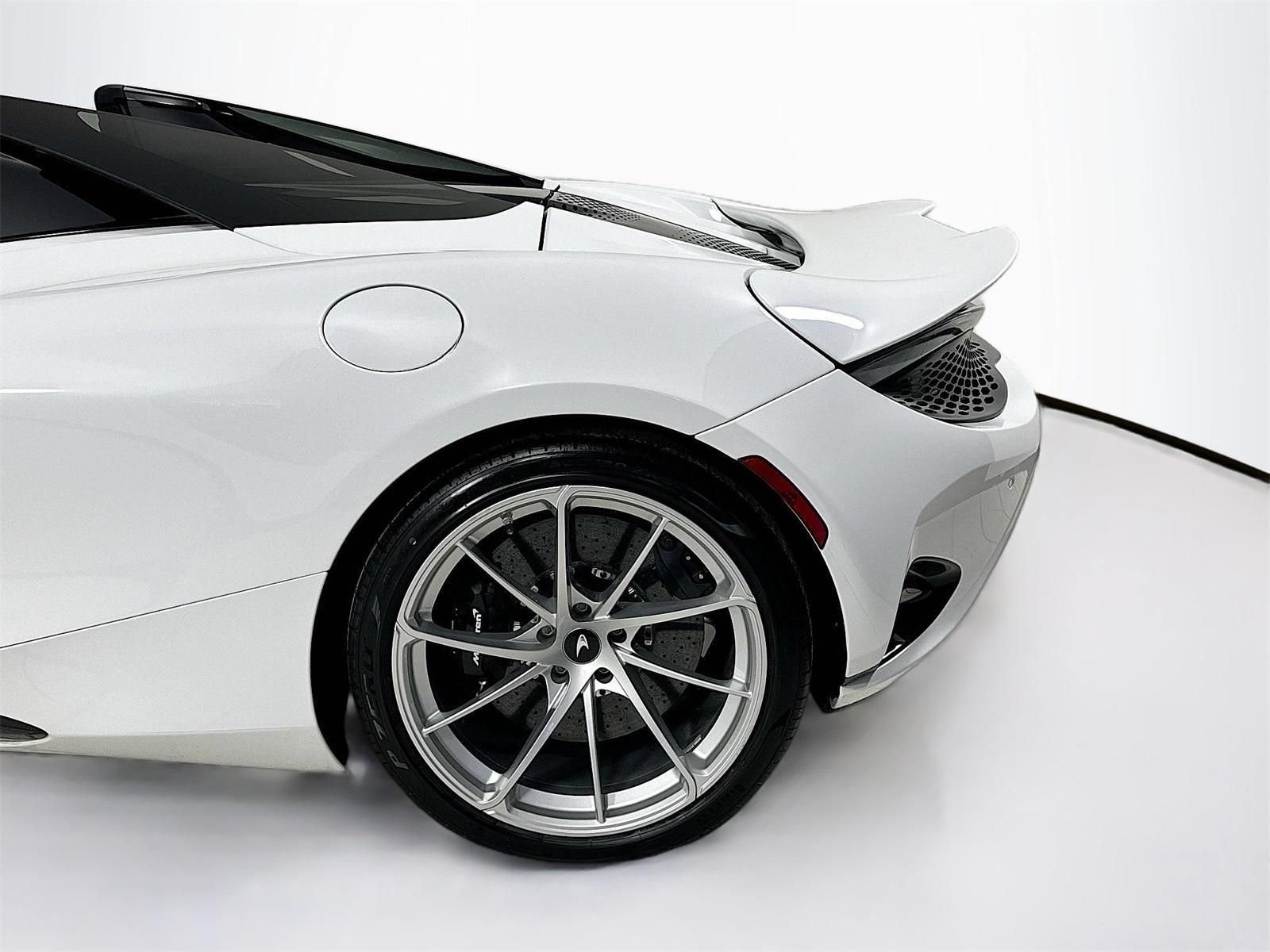 Used 2024 McLaren 750S Spider RWD image 7