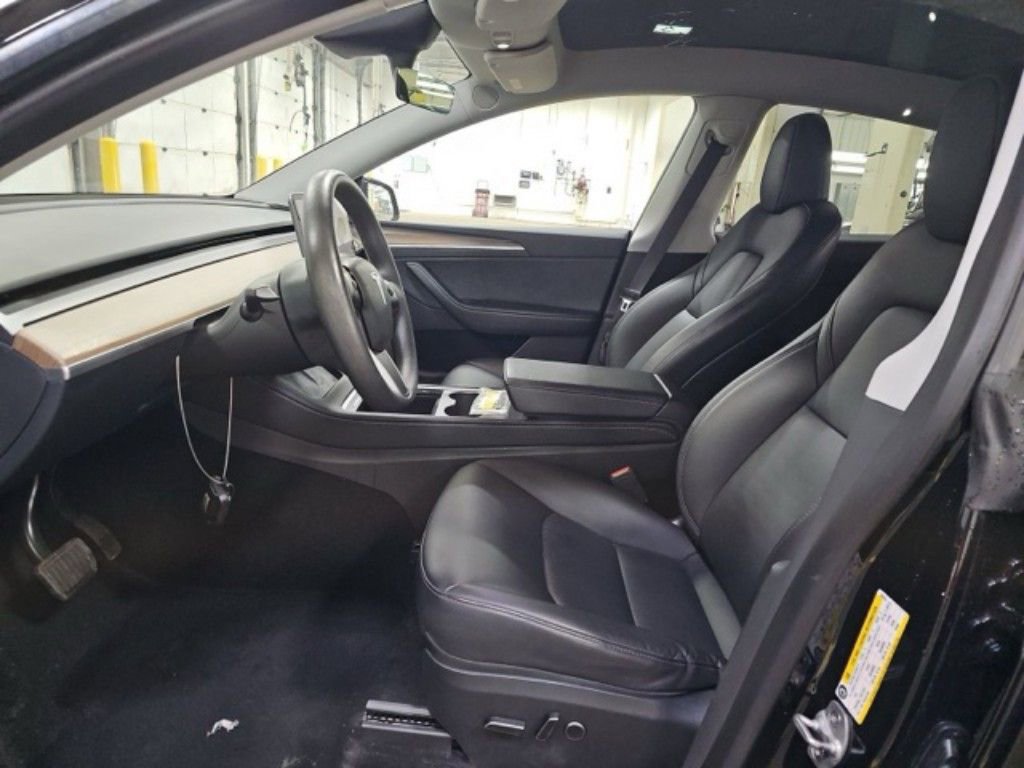 Used 2023 Tesla Model Y Long Range image 8