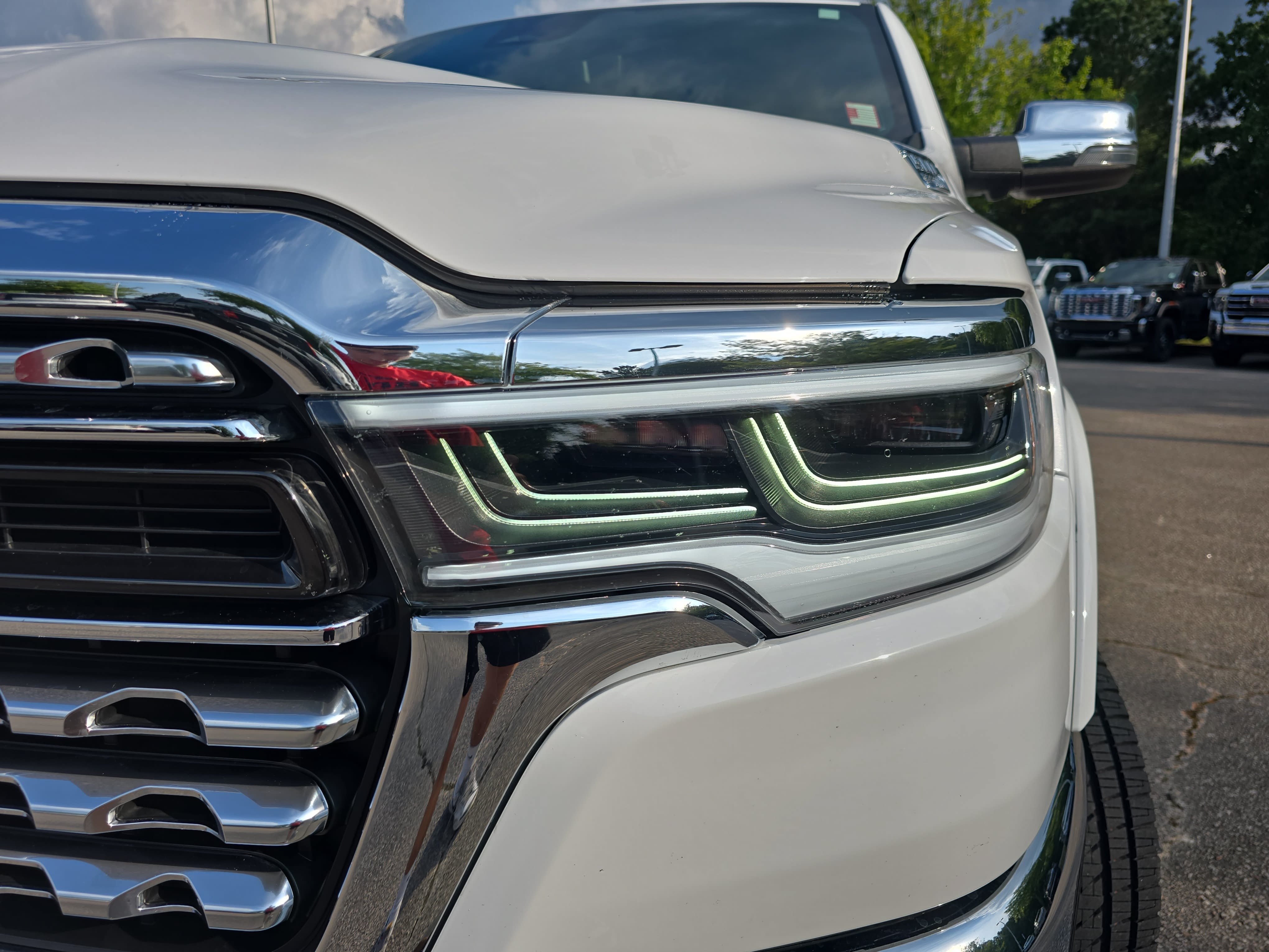 Used 2025 RAM 1500 Limited AWD/4WD image 31