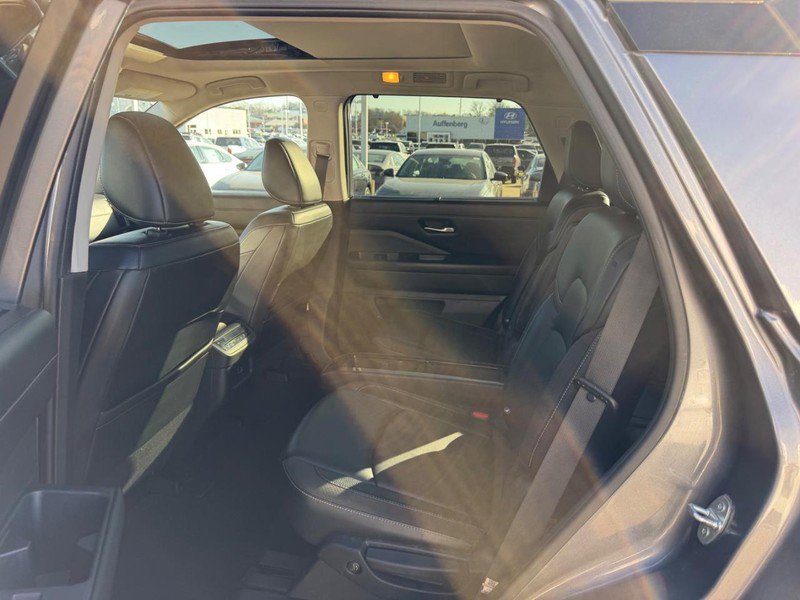 Used 2022 Nissan Pathfinder SL w/ SL Premium Package AWD/4WD image 10