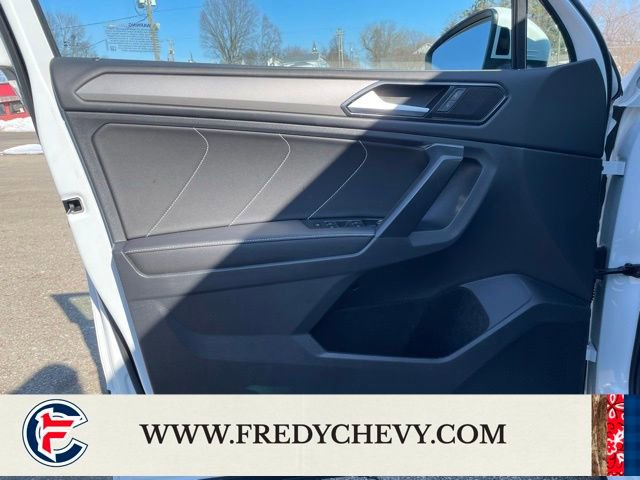 Used 2023 Volkswagen Tiguan SE image 19