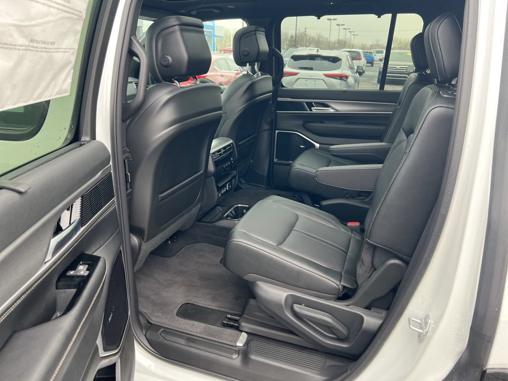 New 2026 Jeep Grand Wagoneer Limited AWD/4WD image 30