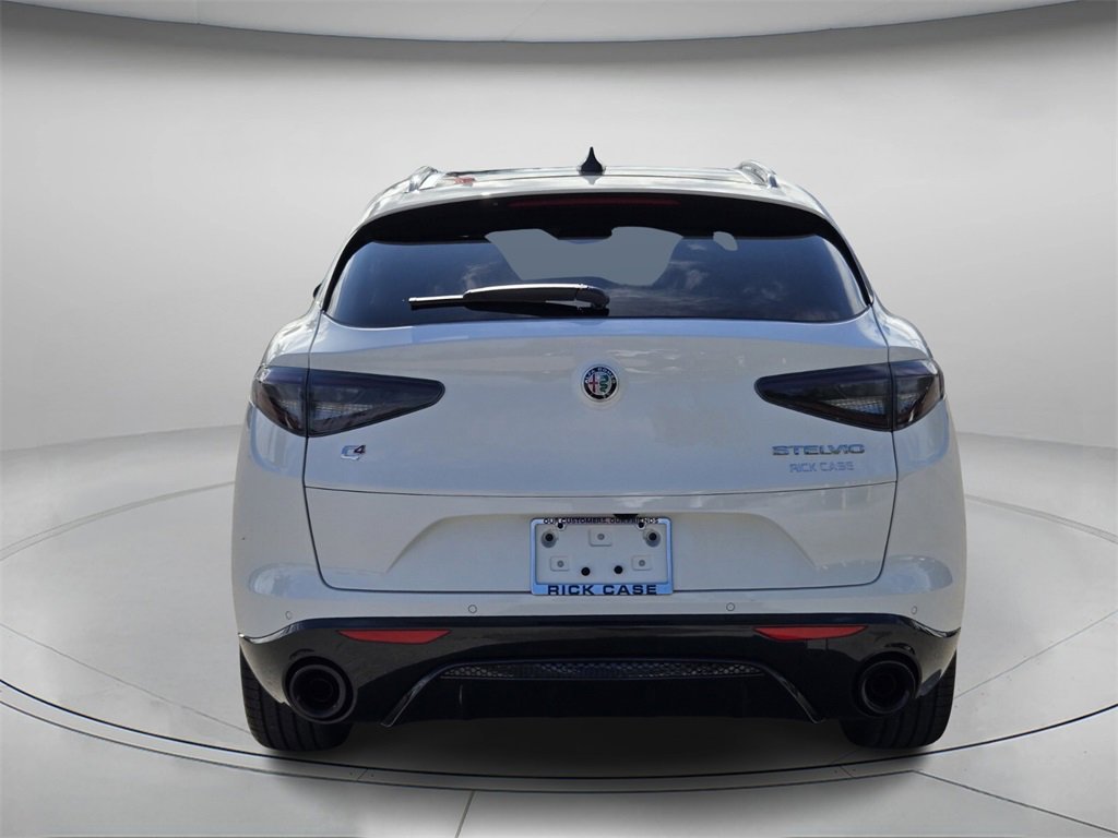 New 2026 Alfa Romeo Stelvio Sprint w/ Convenience Package image 4