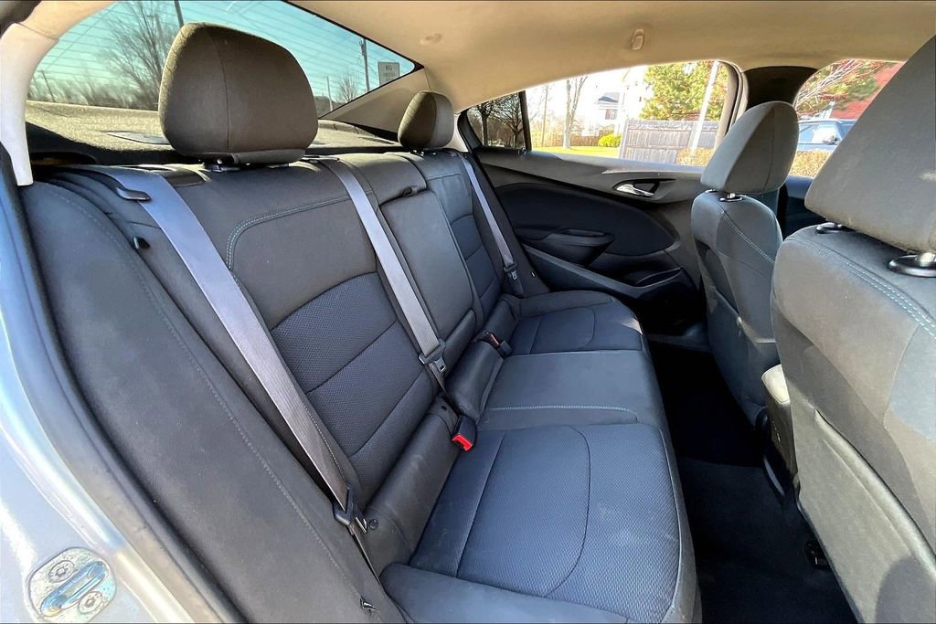 Used 2016 Chevrolet Cruze LT w/ LT Convenience Package image 29