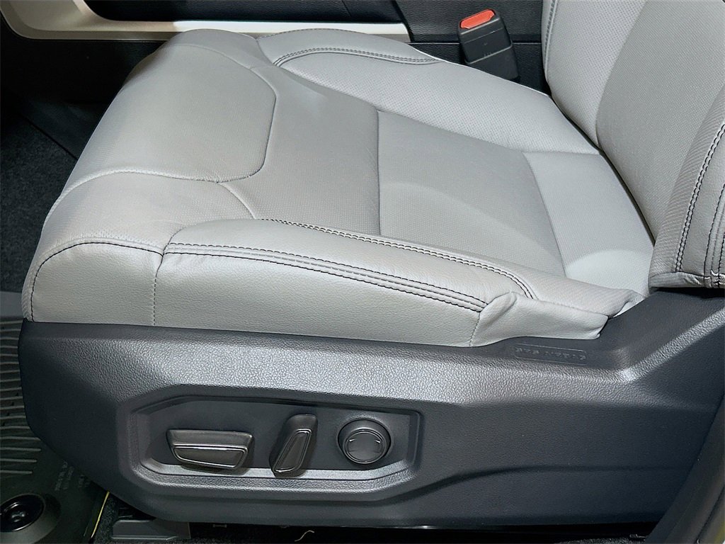 New 2026 Toyota Tundra SR5 image 18