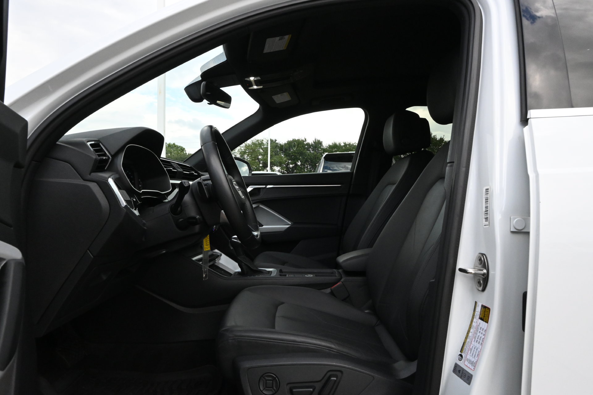 Used 2022 Audi Q3 2.0T Premium AWD/4WD image 18