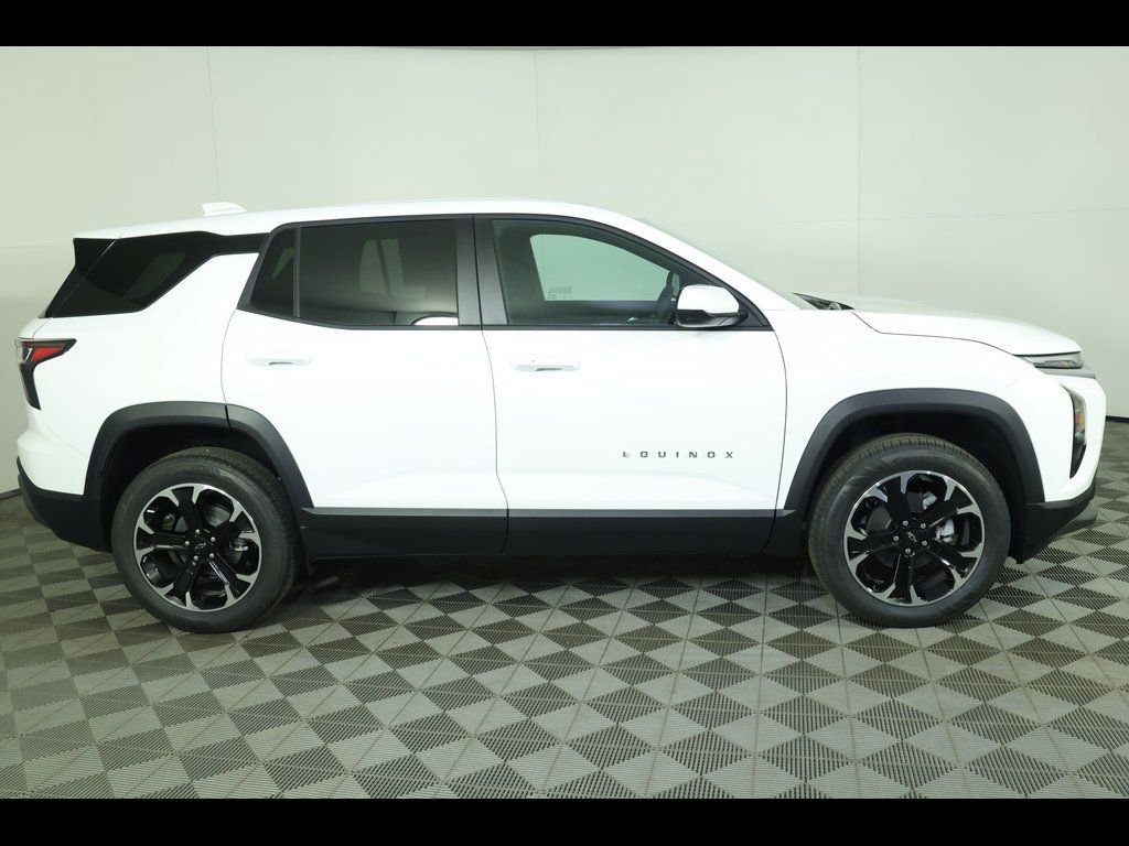 New 2026 Chevrolet Equinox LT w/ Convenience Package II image 16