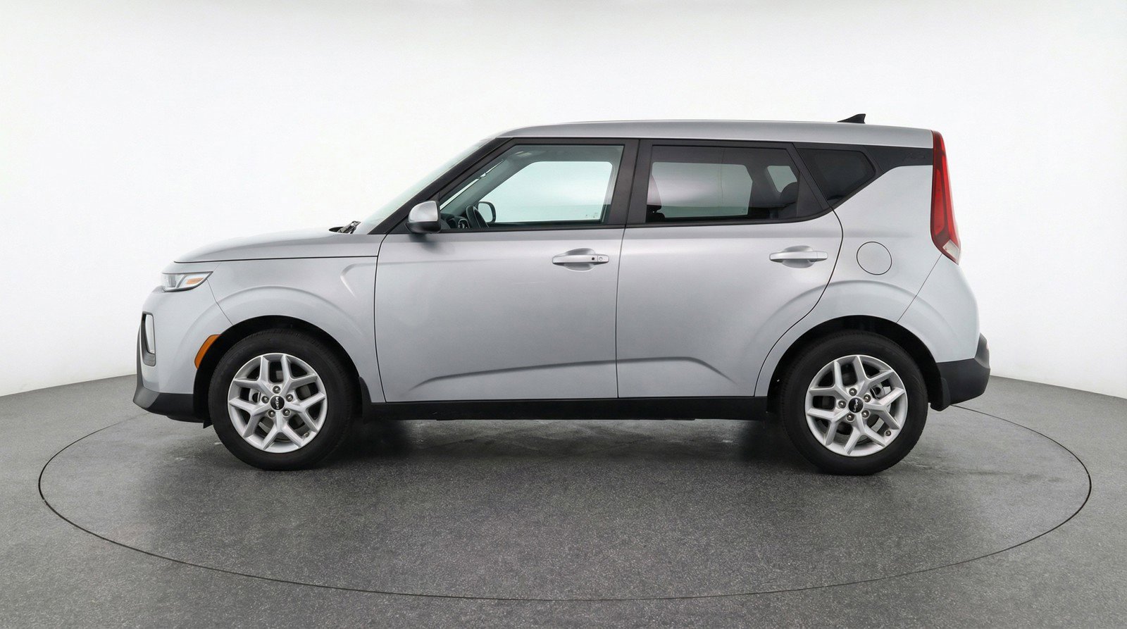 Used 2025 Kia Soul LX w/ LX Technology Package FWD image 5