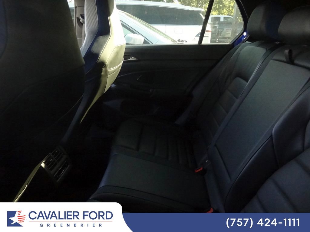 Used 2022 Volkswagen Golf R image 4