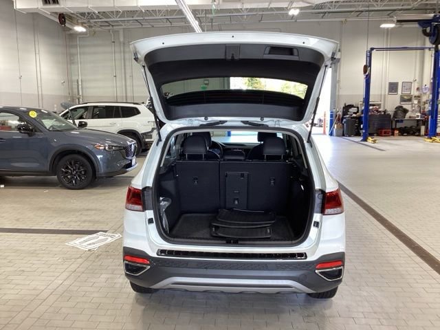 Used 2024 Volkswagen Taos SE image 14