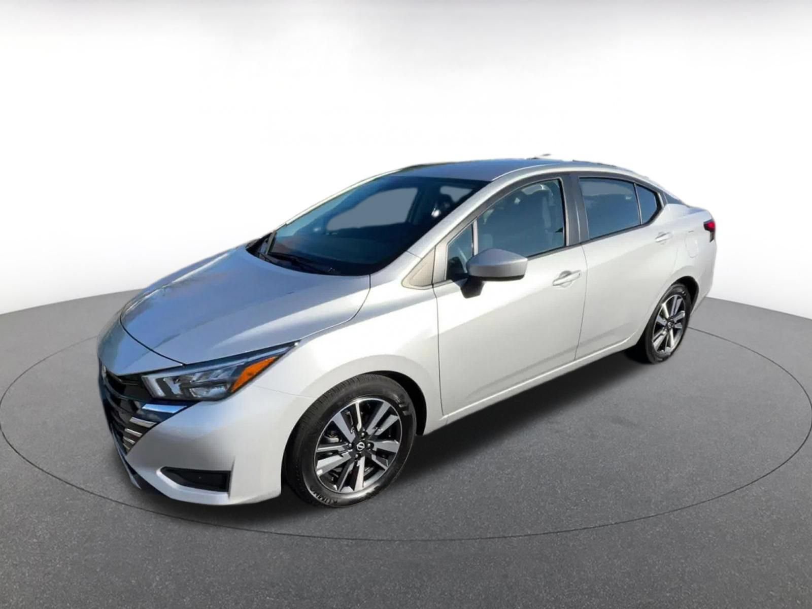Used 2025 Nissan Versa SV FWD image 7
