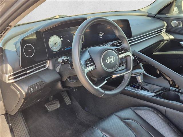 Used 2025 Hyundai Elantra Limited FWD image 10