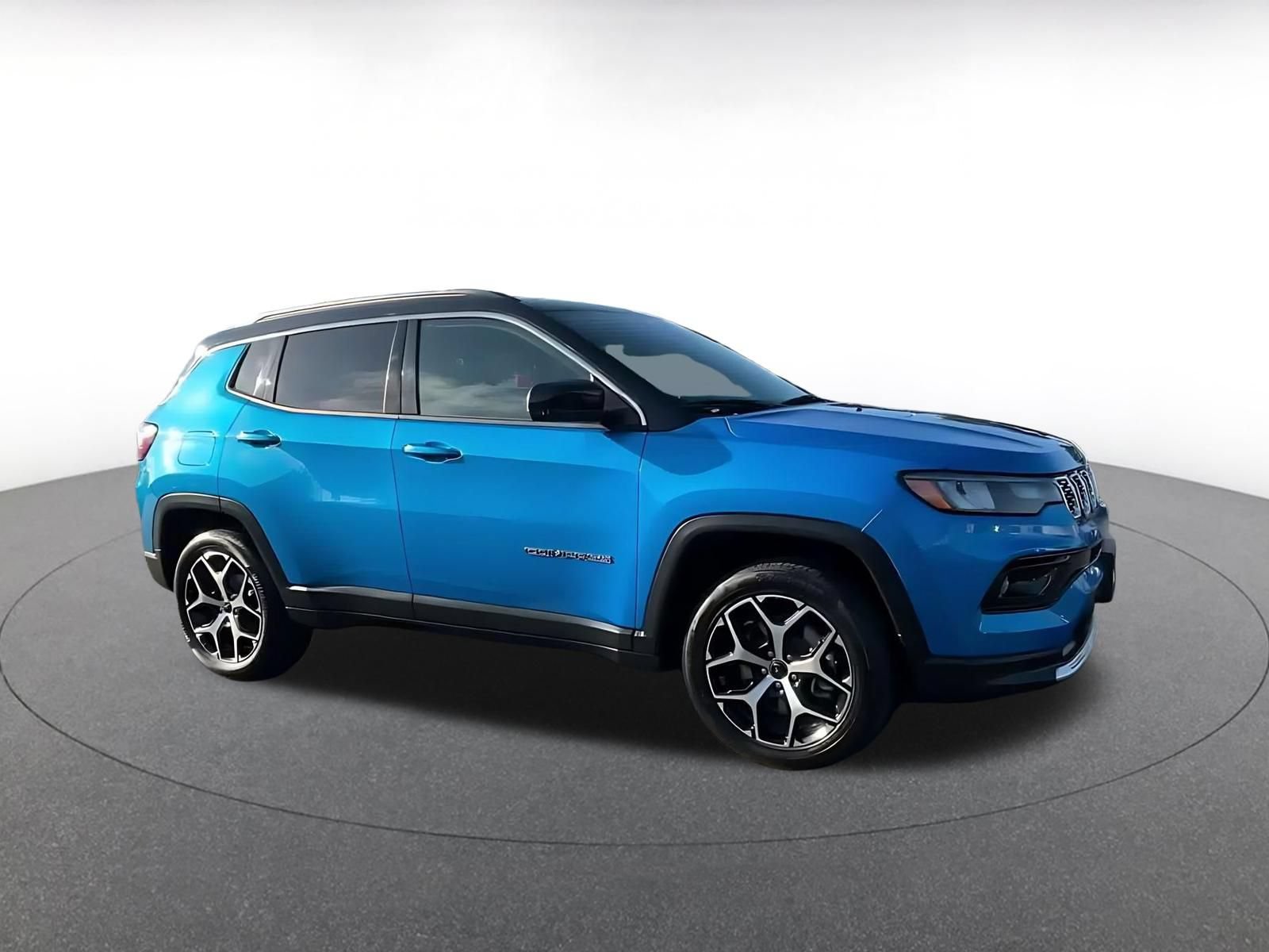 Used 2025 Jeep Compass Limited AWD/4WD image 2