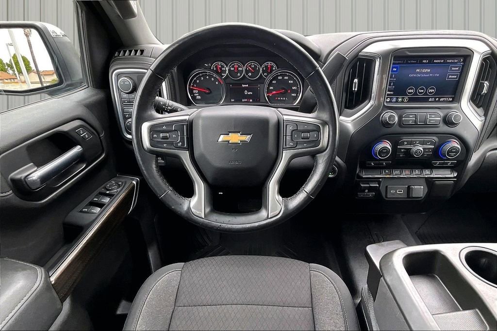 Used 2022 Chevrolet Silverado 1500 LT AWD/4WD image 2