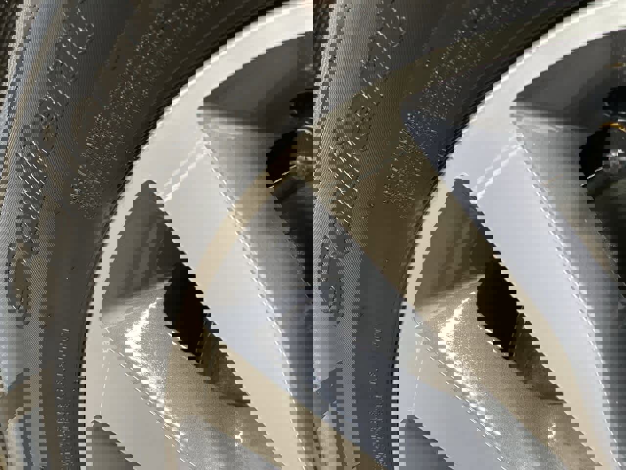 Used 2024 Chrysler Pacifica Select image 35