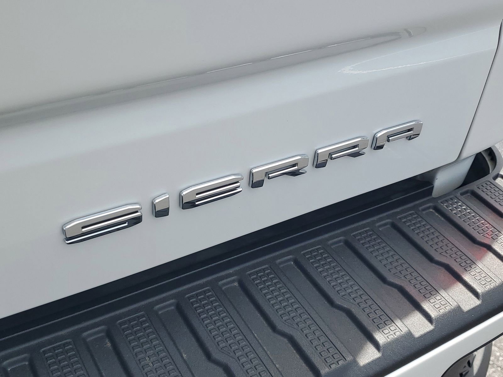 Used 2024 GMC Sierra 1500 Denali w/ Denali Reserve Package AWD/4WD image 6