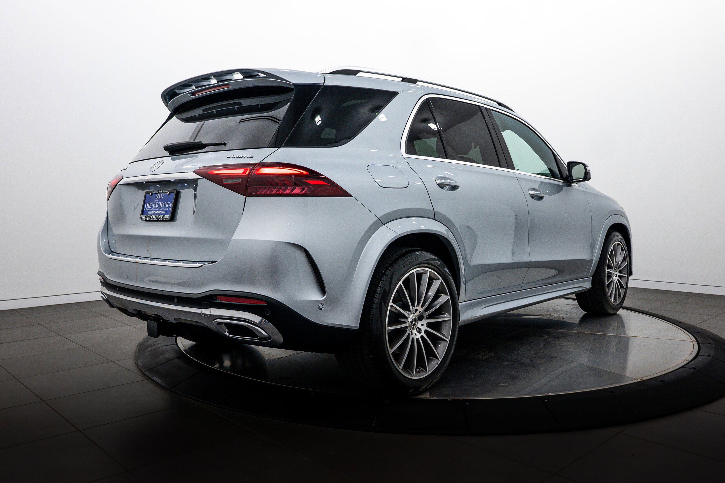 Used 2024 Mercedes-Benz GLE 450 4MATIC image 4