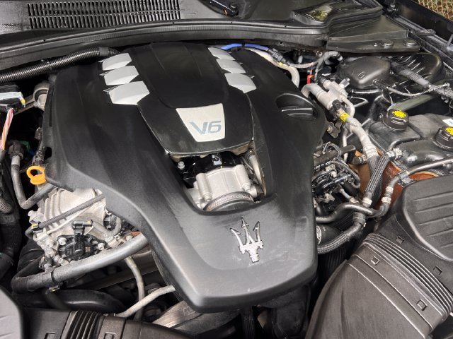 Used 2019 Maserati Ghibli GranSport RWD image 34