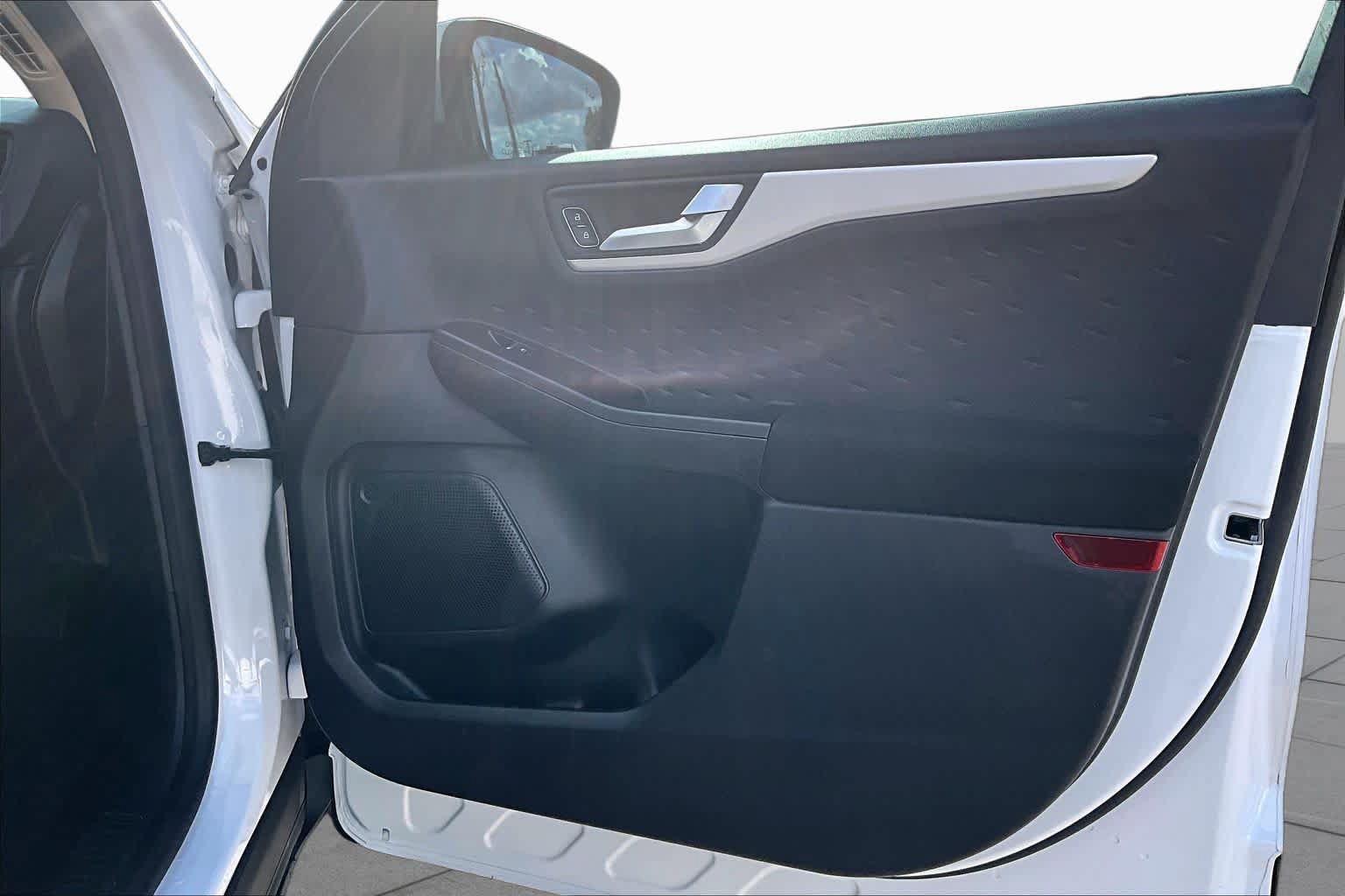 Used 2020 Ford Escape SE FWD image 23