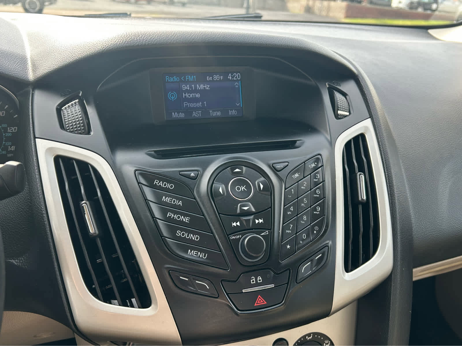 Used 2014 Ford Focus SE image 20