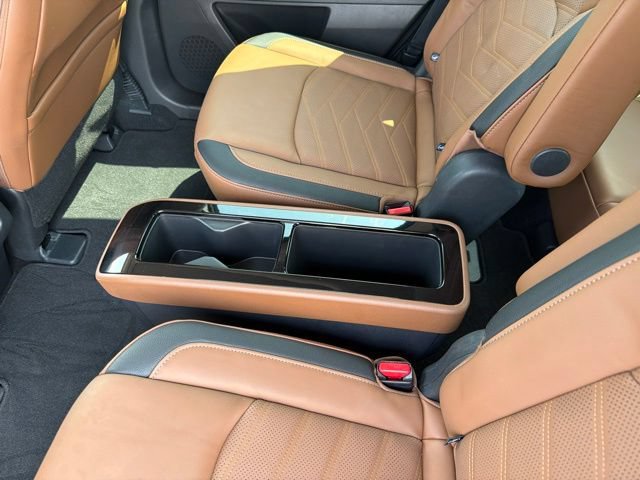 Used 2025 Nissan Pathfinder Platinum AWD/4WD image 19