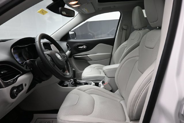 Used 2021 Jeep Cherokee Limited AWD/4WD image 10