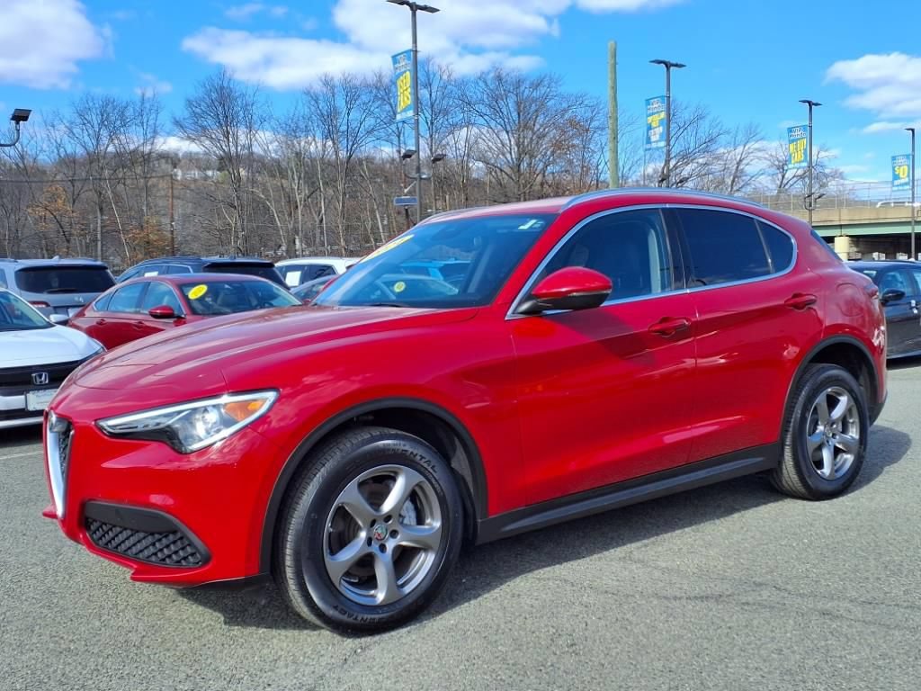 Used 2021 Alfa Romeo Stelvio Sprint AWD/4WD image 3
