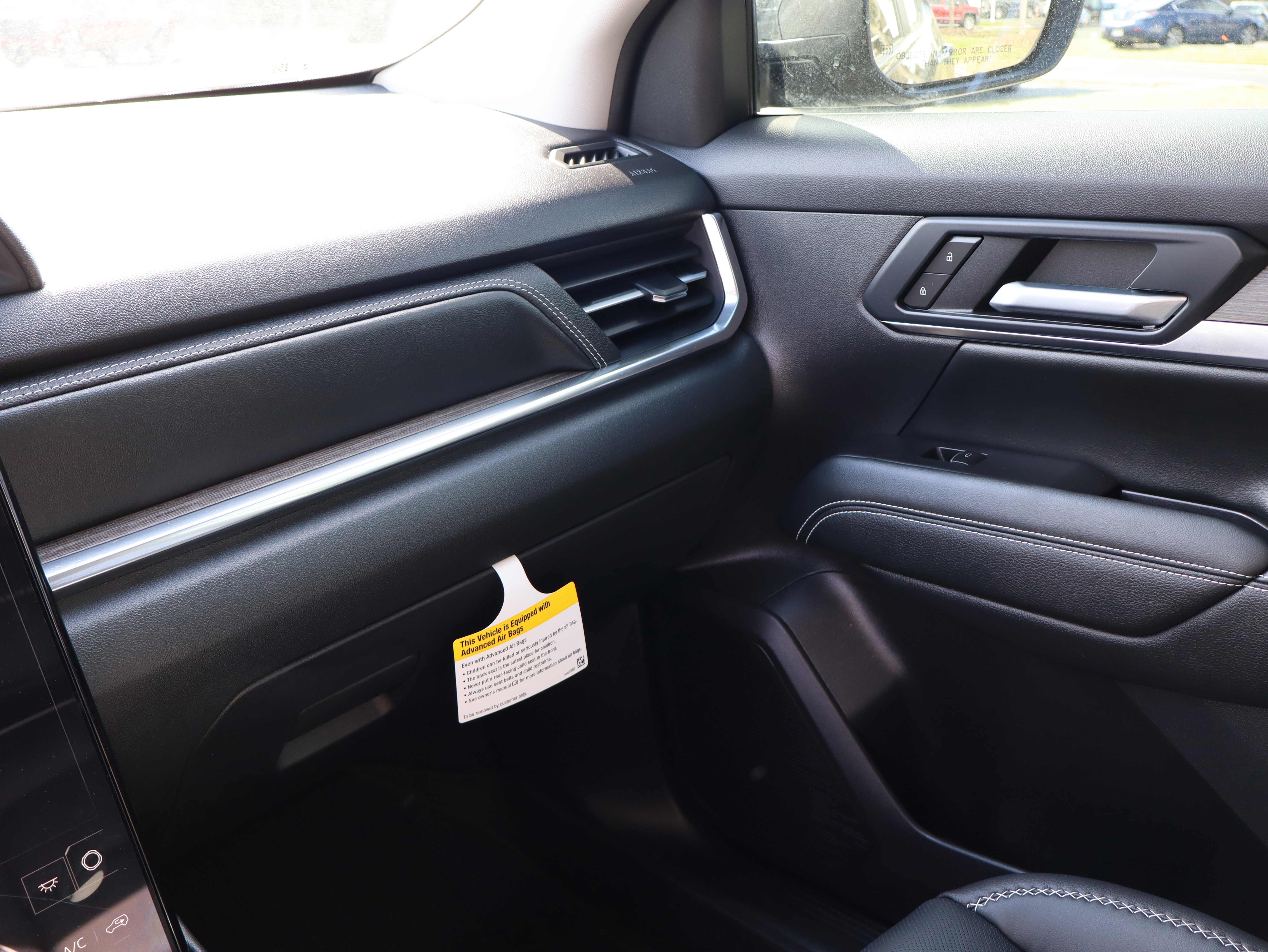 New 2026 GMC Terrain Denali w/ LPO, Floor Liner Package image 37