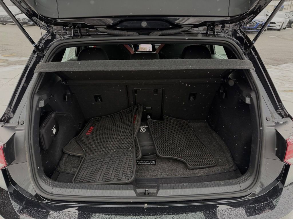 Used 2022 Volkswagen GTI SE image 14