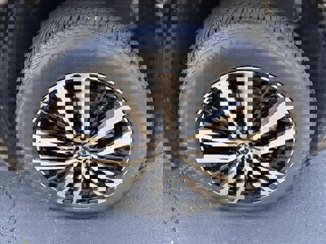 Used 2025 Nissan Pathfinder Platinum w/ Cargo Package image 29