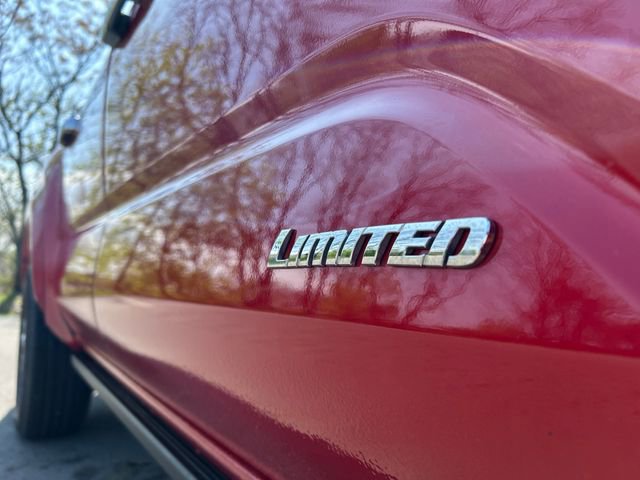 Used 2025 Toyota Tacoma Limited AWD/4WD image 34