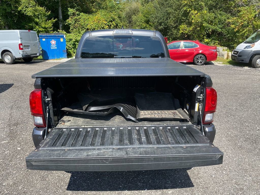 Used 2018 Toyota Tacoma TRD Off-Road w/ Technology Package AWD/4WD image 25