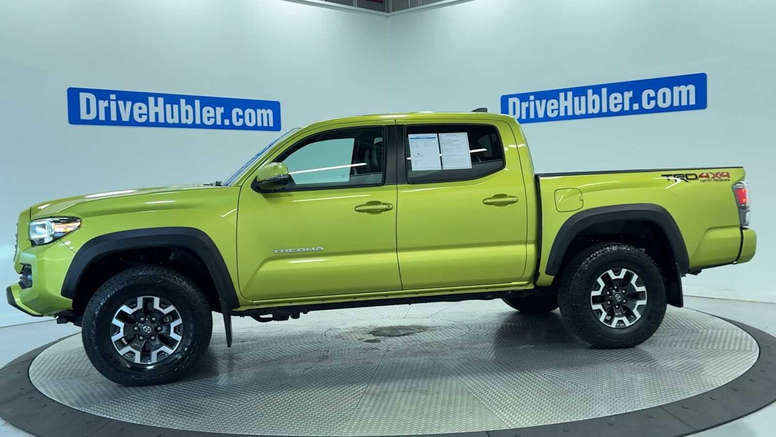 Used 2023 Toyota Tacoma TRD Off-Road w/ TRD Premium Off Road Package AWD/4WD image 4