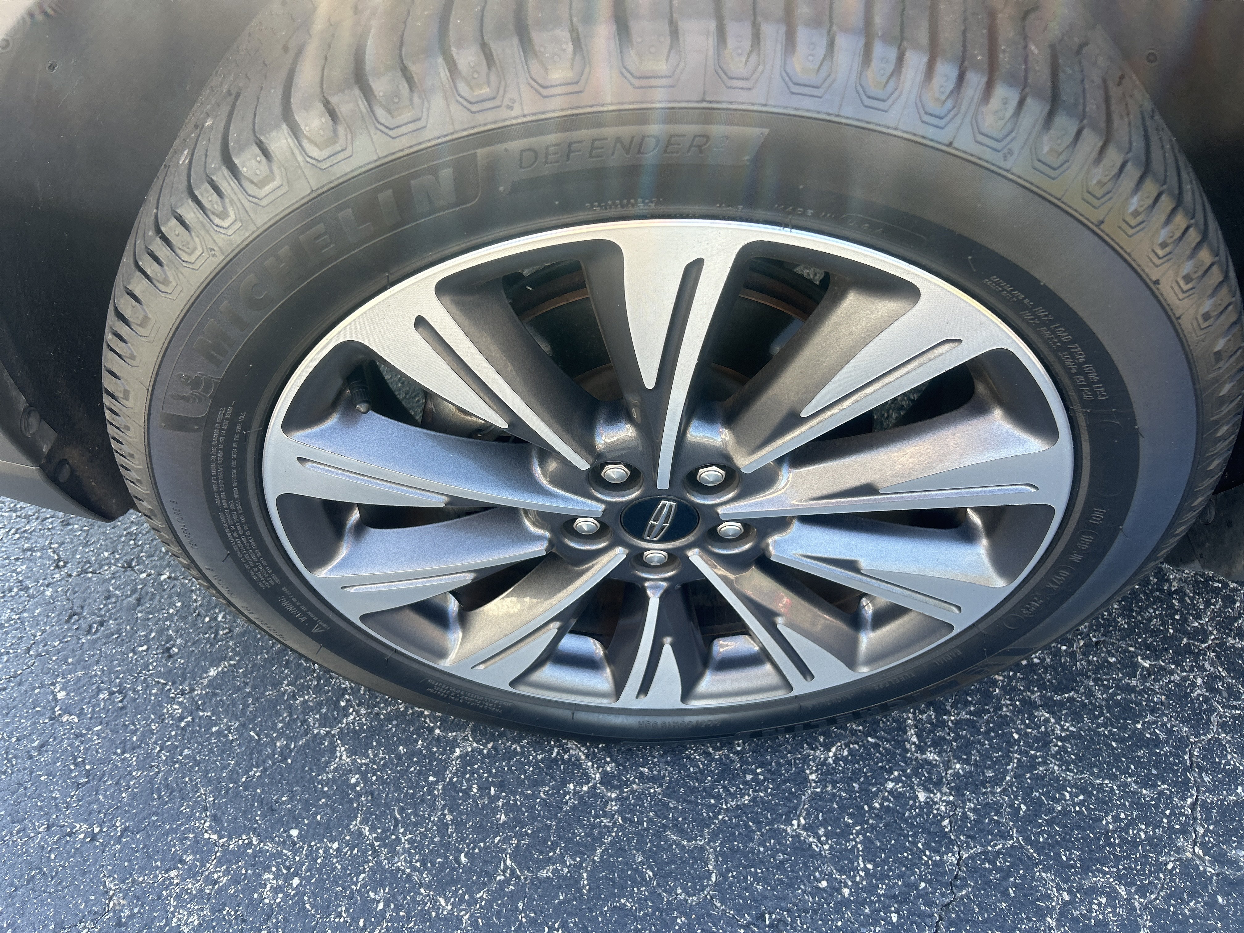 Used 2021 Lincoln Corsair Reserve w/ Equipment Group 201A FWD image 11