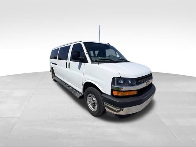 Certified 2025 Chevrolet Express 2500 w/ Driver Convenience Package RWD image 4